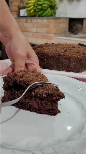 BOLO de CHOCOLATE de LIQUIDIFICADOR: Super Fácil!! #comida #viral #ytshorts #vidanaroça