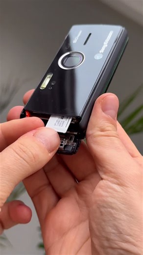 Retro phone | Design we lost. This felt deliberate. Sony Ericsson K850 #2000s #retrophones #retrotech #nostalgia #sonyericsson | Instagram