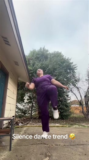 #silencedance #fyp I just did whatever to try it out and OMG 💀 #silence #dancing #trending