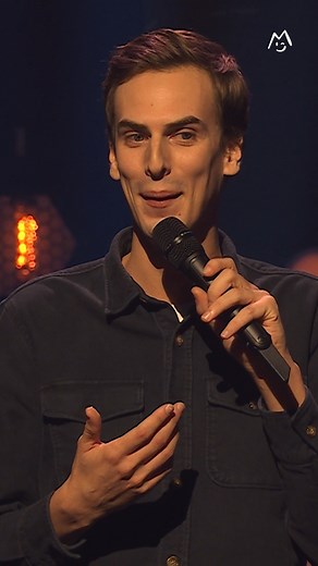 Rodrigue vit dans une "coloc sociale" 😂🏡 Retrouve son sketch en intégralité sur notre chaîne Youtube. ✨ #Humour #StandUp #Sketch #Comédie #MontreuxComedy #MontreuxComedyFestival | Montreux Comedy