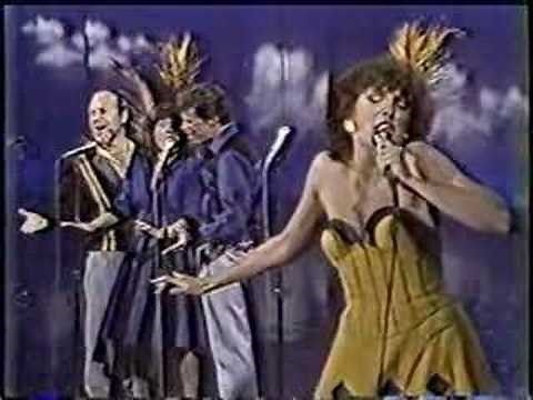Manhattan Transfer - Johnny Carson - Heart's-Unchained- 1982