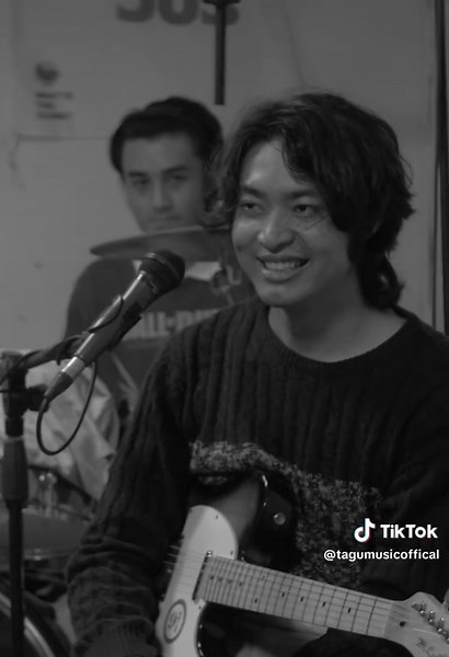 Tagu Jams x JUS 🎄 Available on Christmas night 🎄