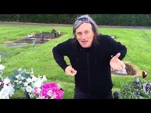 Marty Willson Piper and Frank Kearns visit Phil Lynotts grave in Sutton