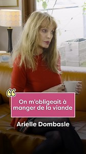 INÉDIT - Dans cet extrait de L’interview qui a du chien, Arielle Dombasle se confie sur un choix qui la suit depuis longtemps : le végétarisme 🌿. Elle raconte ce que ça change concrètement dans sa vie au quotidien, dans son rapport aux animaux, à ses valeurs, et à cette envie de vivre “en accord” avec ce qu’elle ressent. Un extrait people, intime et sans chichi, où on parle autant de cœur que d’assiette 💛🌿. Et toi : tu penses que notre façon de manger peut vraiment refléter notre amour des an