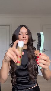 How to hide your hair tie using your hair ~ using @lorealparis Elnett hairspray & @thesmoothcompany__ brush | Anisa Sojka