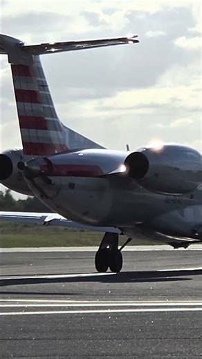 American Airlines ERJ-145 waits for 2nd takeoff attempt. #shorts