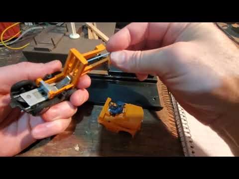 Tutorial on How to Repair and Reassemble the Lionel 264 Forklift