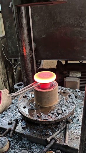 Inside the forging factory Process for Shaping Steel Blanks Using a Hydraulic Press #forge #forging