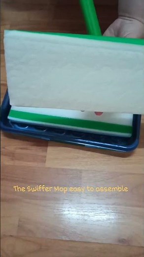 Mopul Swiffer este ușor de asamblat și folosit