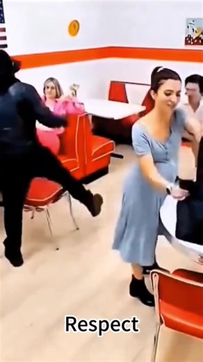 Respect and help 👍💯Great ♥️♥️#respect #fyp #foryoupage #viral #usa 🇺🇲🇺🇲