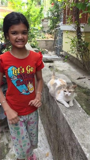 Kritika cat lover 🥰❤️#kritikachannel#Shorts#viral#ytshorts