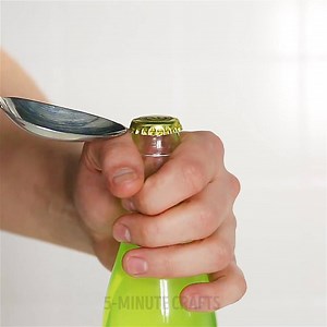 3 creative ways to open a bottle.👍 bit.ly/2nZkZb7 | 5-Minute Crafts