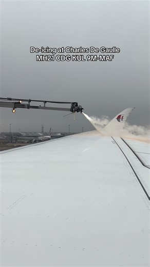 De-Icing Procedures at Charles De Gaulle Airport