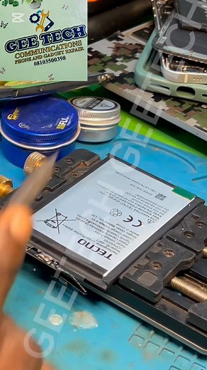 9.3K views · 275 reactions | Quickly swap any phone battery cell #bandit #nigeria #Terrorism #sundayvibes #sundayfunday #fyp #fy #viral | Akintunde Salaw | Facebook