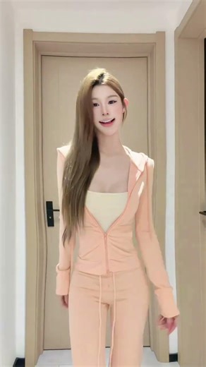 Gesture Dance Fashion Show: Stylish Outfit & Sweet Moves