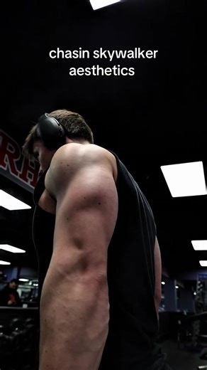 dylan anderson (@dylan.physique)’s videos with dreamin remix - prttyaudios