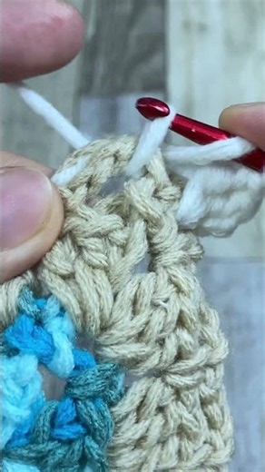 THIS IS THE KIND OF SQUARE YOU MAKE AGAIN AND AGAIN #short #grannysquare