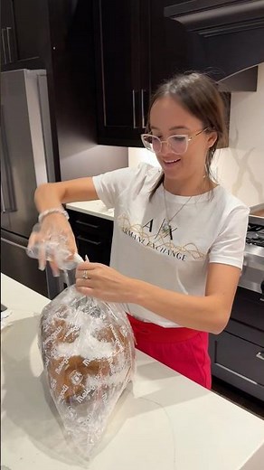 Italian Pandoro is the best dessert, it melts in your mouth 🇮🇹❤️#shorts