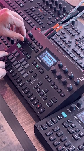 Elektron's Tonverk OS 1.1.0 adds a ton of fixes & new quality of life features, sure ... but it also adds a completely new granular sampling machine — taking the instrument into entirely new sonic directions 🤯 Glitchy effects, stuttering textures, and ambient walls of sound — it's incredible to see this machine evolve! Have you gotten your Tonverk yet? Scope it out on our site: https://bit.ly/48na0gj 👀 #synthesizers #synthesizermusic #electronicmusic #synth #synthesizer #perfectcircuit #sample