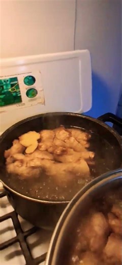 Fresh raw boiling Ginger root 🫚