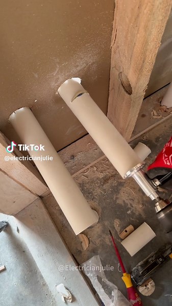 Inside Pipe Cutter for Plumbers and Electricians