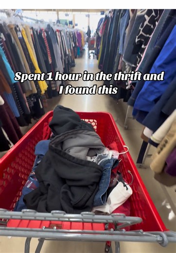 Thrift Shop Adventures: Discover Vintage Clothing Finds