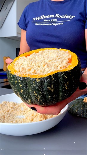 Apple Pumpkin Crumble by @emsfoodiefix has upgraded your basic crumble for Autumn. #pumpkincrumble #applehumblerecipe #applecrumble #pumpkin #pumpkinrecipes #pumpkinspice | Tasty