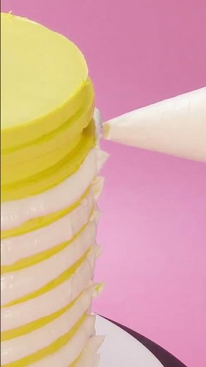 Lovely Lemon Birthday Cake Decorating Idea