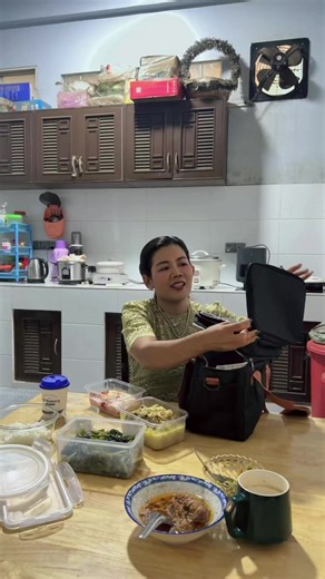 မုန့်ဖိုးပေးရက် မကြာမီ ရောက်လာပြီ — စားကြပါဦးရှင့်