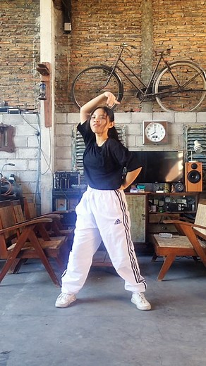 Lisa, can you teach me, Japanese? #dance #dancecover #rockstar #rockstar_lissa🤘 #lisablackpink