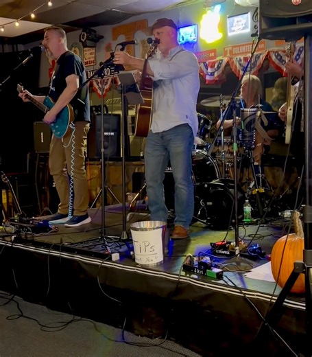 Listening to Smith and friends my buddy Jeff O’Malley on drums, kickin band! | Cindy Sauer