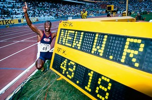 "Spent the next four years trying to shave that .10 off my best" - Michael Johnson reflects on efforts to etch his name in history with iconic 400m WR