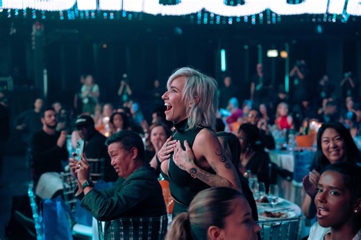 Lights Becomes the First Canadian Artist to Receive Visionary Award Presented by SiriusXM at Billboard Canada Women in Music