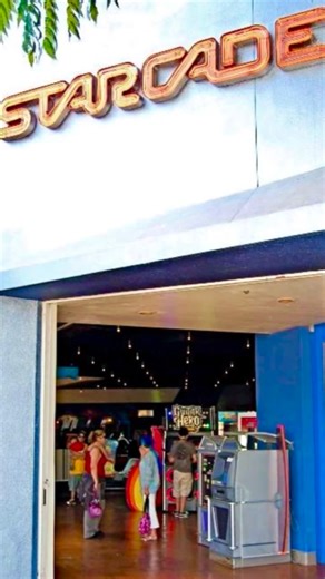 🤓 Remembering the Starcade In Tomorrowland... Starcade History (Disneyland Park): • 1985: Opened in Tomorrowland as a massive two-level, 14,000 sq ft arcade replacing the Character Shop & Tomorrowland Space Place. Featured 80 cutting-edge games including Star Wars, Dragon’s Lair, and Tron. • 1985–1995: Golden era – one of the largest arcades in California, hugely popular with teens and young adults. • 1996: Major refurbishment; upstairs closed permanently, floor space roughly halved. • 1998: Re