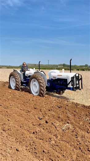Unique Saxon Dual Drive Tractor