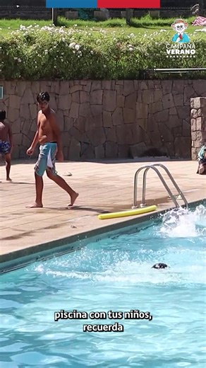 Si vas a la piscina con niños y niñas, elige siempre piscinas autorizadas. #CampañaVerano Son espacios fiscalizados, con condiciones sanitarias adecuadas y mayor seguridad para disfrutar sin riesgos. Cuidar su salud también es parte del panorama. | Ministerio de Salud Chile