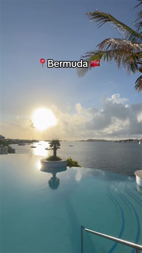 Only a 2:30 flight from Toronto! Bermuda has incredible views and a great bus system to take you to many memorable sights and places to explore around the island! #Bermuda #Travel #traveltiktok #inspiration #motivation