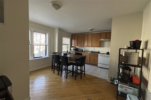 3321 N Lakewood Ave Unit 2, Chicago, IL 60657 | Homes.com