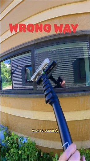 The WRONG WAY To Clean A Window #windowwashing #windowcleaning #cleaning