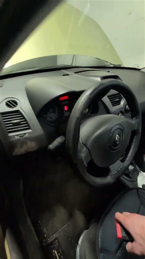 renault megane mk2 2006 obd2 port location