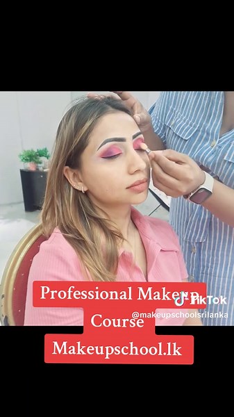 Professional Makeup Course – Transform Your Skills