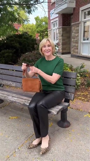 To shop this look copy & paste the link https://liketk.it/5OZeh into your browser.