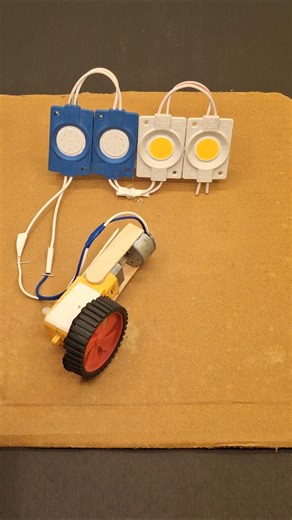 New working 4 leds lights using gear moter