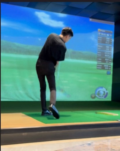 Don't let the rain stop your game! 🌧️ Swing by VIP Golf, we are open daily from 6 AM to 3 AM! Enjoy delicious food, drinks, and a cozy atmosphere, play your game, and have a great time. 🏌‍♂️ ✅ FREE parking at the 2nd level of MET Live Mall, Pasay City. Visit us today, VIPs! #VIPGolfPH #VIPGolf #VRGolf | VIP Golf PH