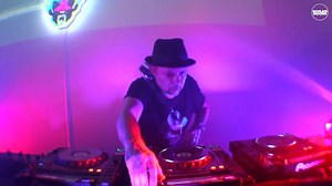 The legendary Little Louie Vega brought friends and family to shake up our new studio space in Williamsburg and showcase his latest album, Starring... XXVIII. → blrrm.tv/LouieVegaNYC | Boiler Room