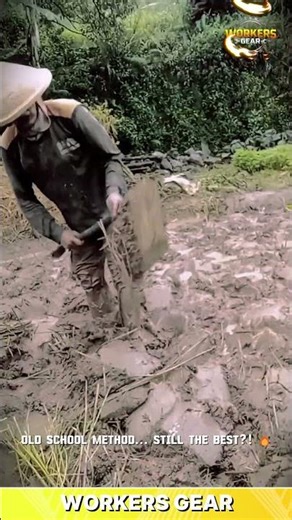Simple & Effective Hand Tool for Digging and Breaking Soil in Muddy Rice Fields