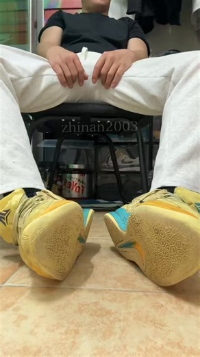 RT @zhinan2003: 看着自己废物无能的小🐔巴 又上瘾老子的粗口控🐍哈哈你个傻逼 粗口完整视频40分钟 想要的傻逼可以在评论区评论 老子看到就抽你 不是粉丝不算哈 这两天可能会公布