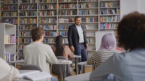 Navigating U.S. Career Fairs and Job Expos as a Student