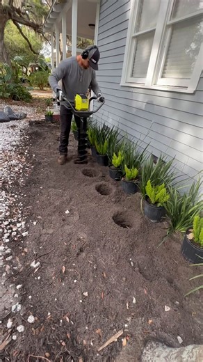 336K views · 831 reactions | "What a great tool. Light weight. Easy to use and powerful." -Johnny Rivers 40V HP Brushless 8" Earth Auger Kit >> bit.ly/3L3yVGO | RYOBI TOOLS USA | Facebook