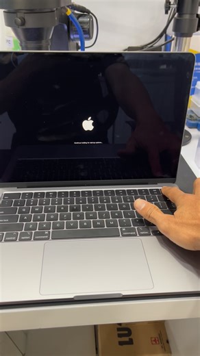 Moh Imam S on Instagram: "Recovery Mode MacBook Air M2 #serviceiphoneterdekat #serviceiphonetegal #servicemacbook #serviceiphone #serviceiwatch #serviceimac #serviceiphoneditunggu #apple #iphone #macbook #macbookair #macbookairm2 #recoverymode #ihomeserviceapplerepair"